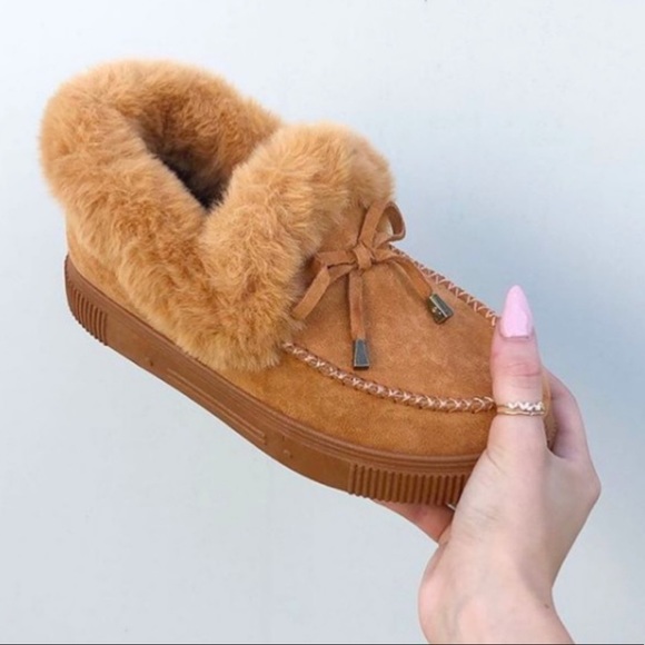 Tan Fuzzy Furry Slip-on Moccasin Slippers - Picture 4 of 10